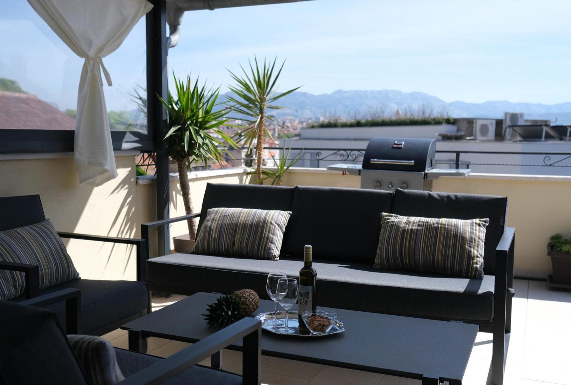 Prime Location Penthouse Apt With A Large Terrace Split Exterior foto